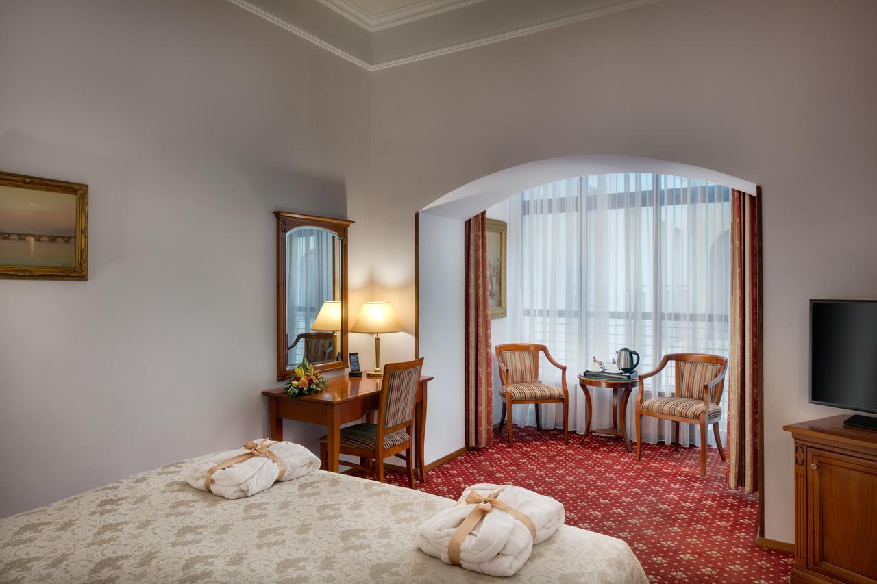 Boutique Hotel Seven Days Prague Exterior photo